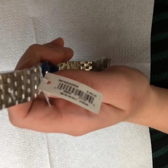 doesn't fit my watch - Picture 5 of 7